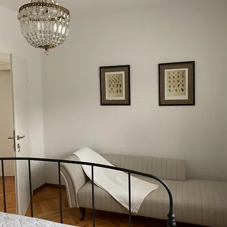 Irena - Private Pool Apartment Banjol